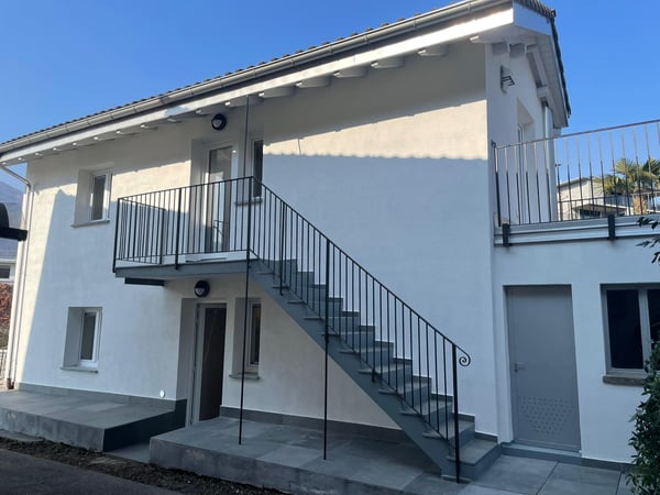 CASA BIFAMILIARE con DUE MONOLOCALI  ID 11353 1