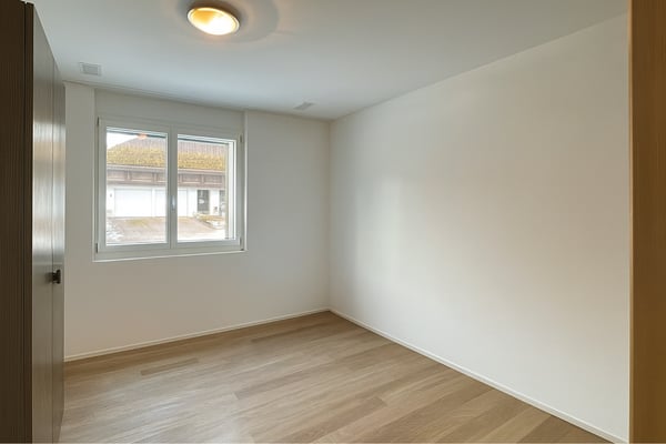 1.5-Zimmer-Gartenwohnung mit 126 m² Umschwung 2