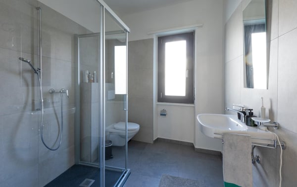 SPLENDIDA PROPRIETÀ BIFAMILIARE A GIUBIASCO 2