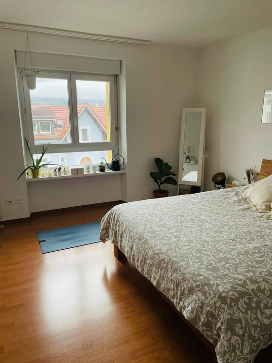 Zu Vermieten große 1 1/2 Zimmer Wohnung 7