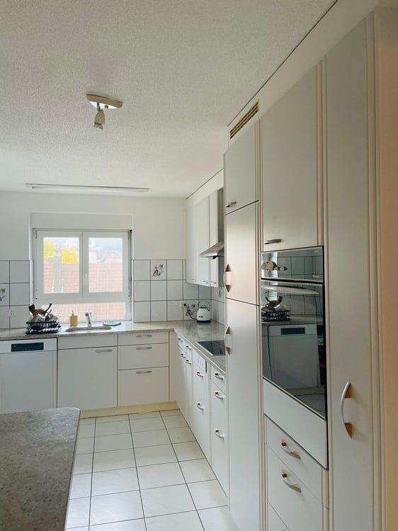 Zu Vermieten große 1 1/2 Zimmer Wohnung 2