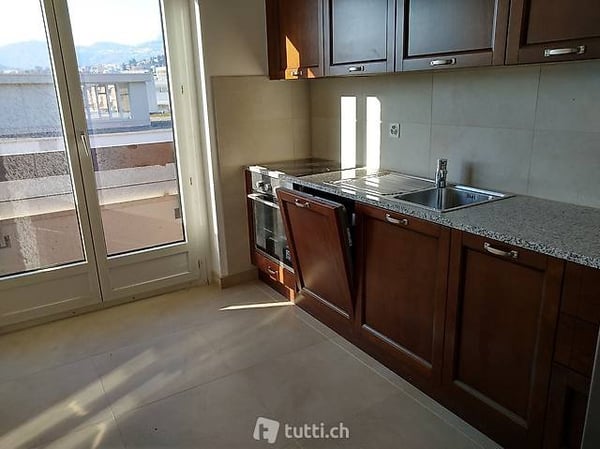 Lugano, privato vende 1 e ½ locali con 1 balconi 3