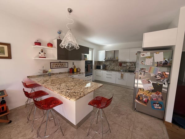 Luminoso appartamento a Ponte Capriasca con piscina 5