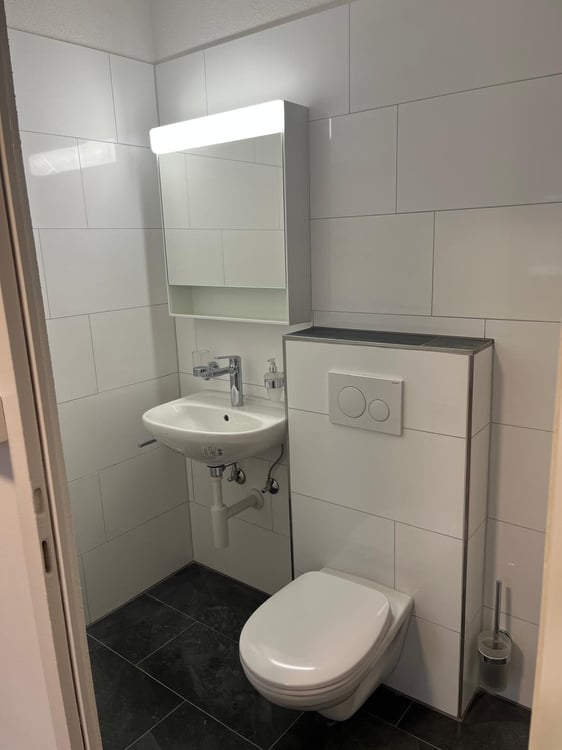 4-Zimmer-Wohngem. mit priv (Dusche/WC in jedem Zimmer) 2