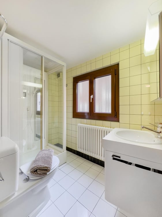 LUMINOSO APPARTAMENTO A COMANO 7