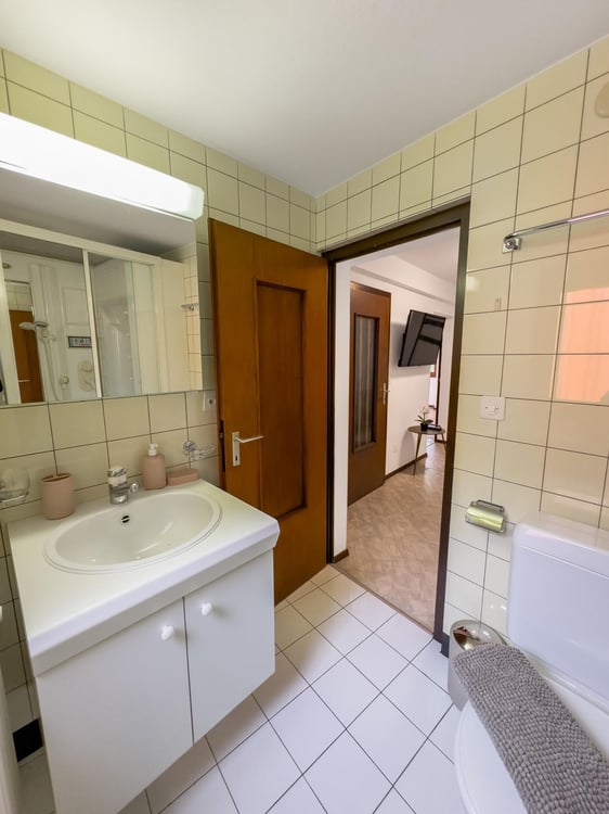 LUMINOSO APPARTAMENTO A COMANO 8