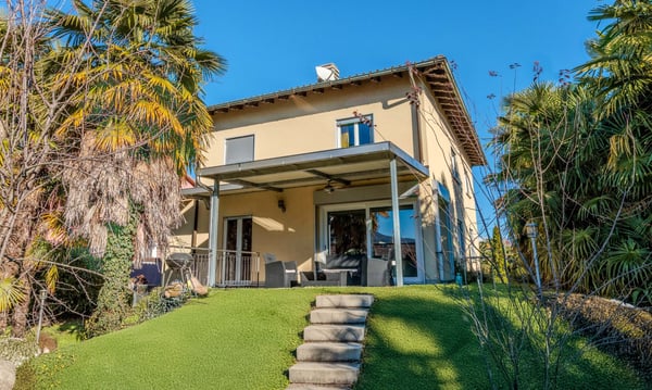GRANDE VILLA 6.5 CON GIARDINO A DUE PASSI DAL LAGO A CASLANO 11