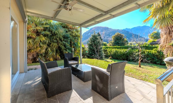 GRANDE VILLA 6.5 CON GIARDINO A DUE PASSI DAL LAGO A CASLANO 2