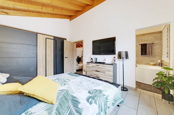 LUMINOSO ATTICO DI 1.5 LOCALI A SANT ANTONINO 11