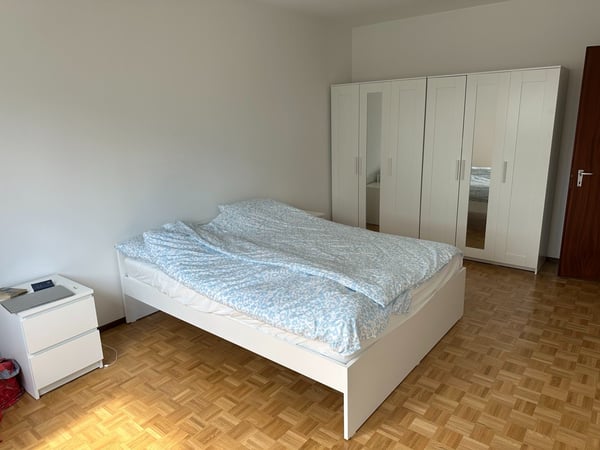 Si affitta camera ammobiliata 1