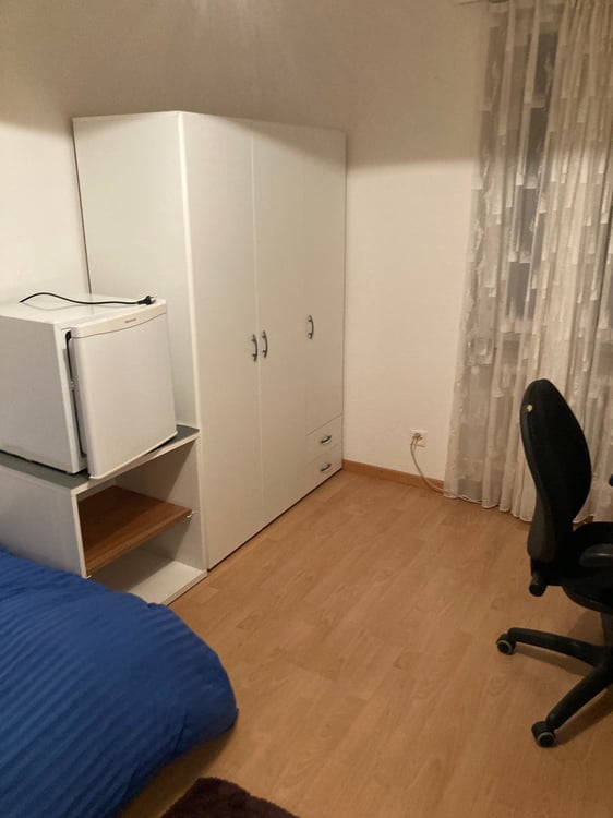 Neu möbliertes Einzel Zimmer 1. Vermietung 3