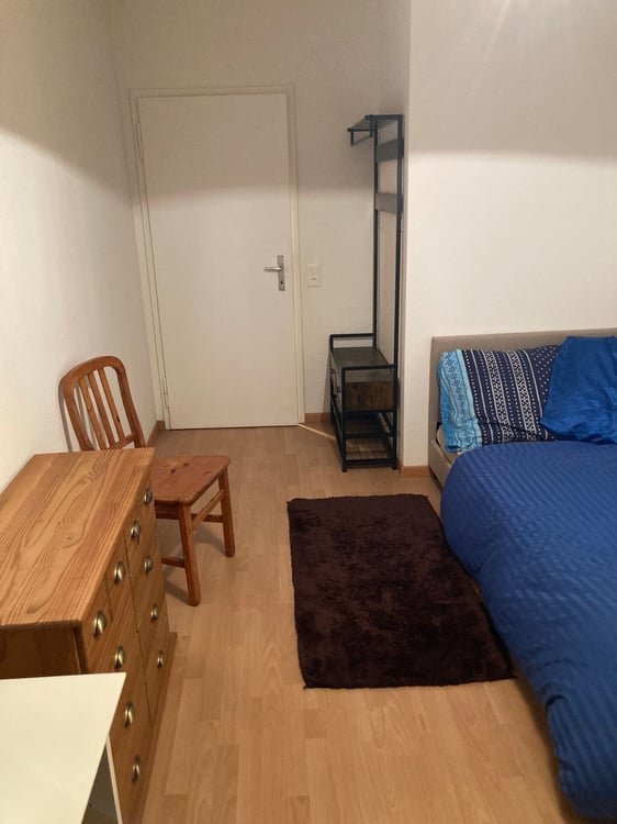 Neu möbliertes Einzel Zimmer 1. Vermietung 2
