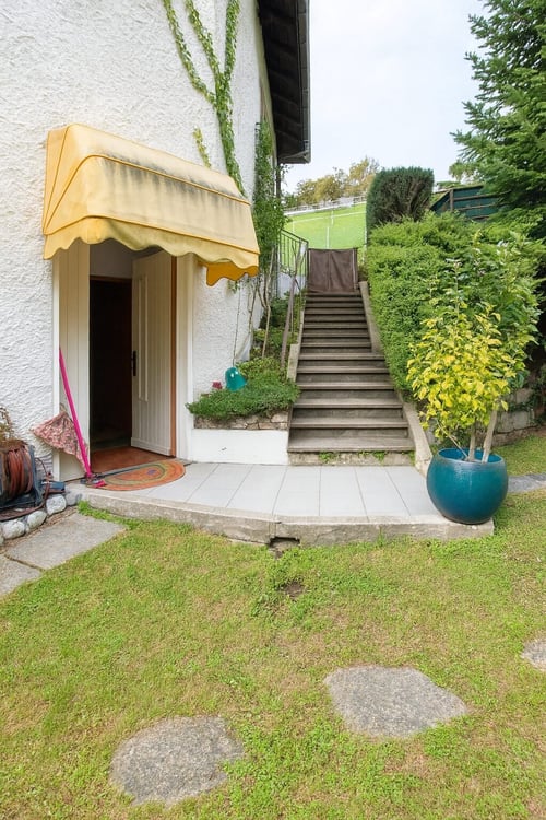 1.5 LOCALI CON GIARDINO A PAZZALLO 1