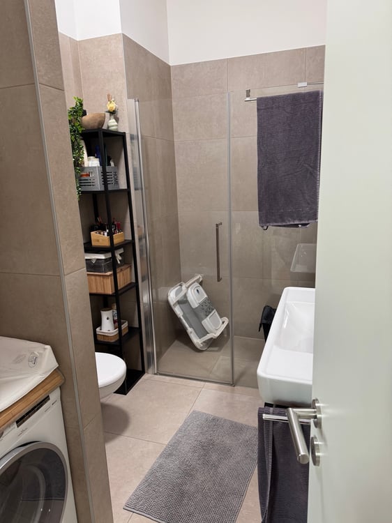 Cercasi subentrante per Loft luminoso e moderno 3