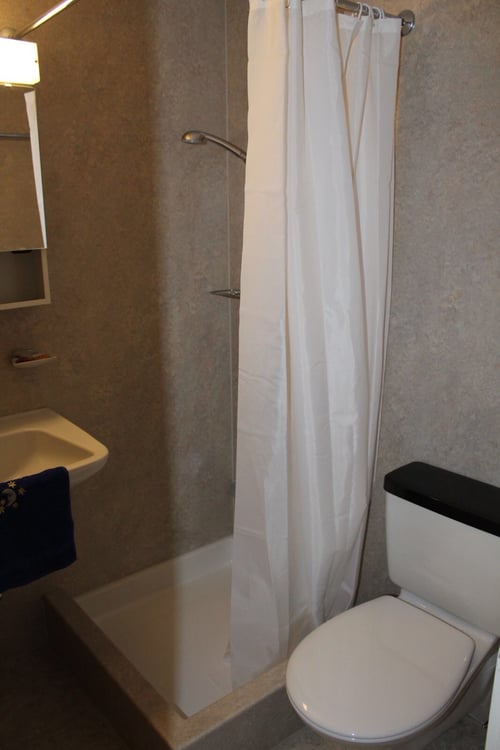 1 Zimmer Altbauwohnung mit Bergsicht 4