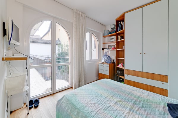 CASLANO - PALAZZINA INDIPENDENTE A DUE PASSI DAL LAGO 10