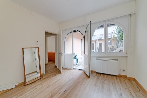 CASLANO - PALAZZINA INDIPENDENTE A DUE PASSI DAL LAGO 9