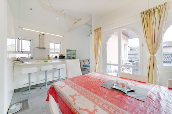 CASLANO - PALAZZINA INDIPENDENTE A DUE PASSI DAL LAGO 8