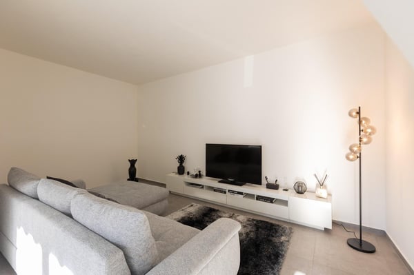 SPLENDIDA PROPRIETÀ BIFAMILIARE A GIUBIASCO 13