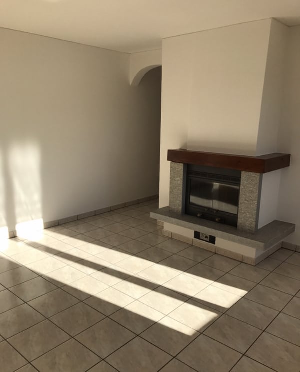 Appartamento con caminetto in casa bifamiliare 2