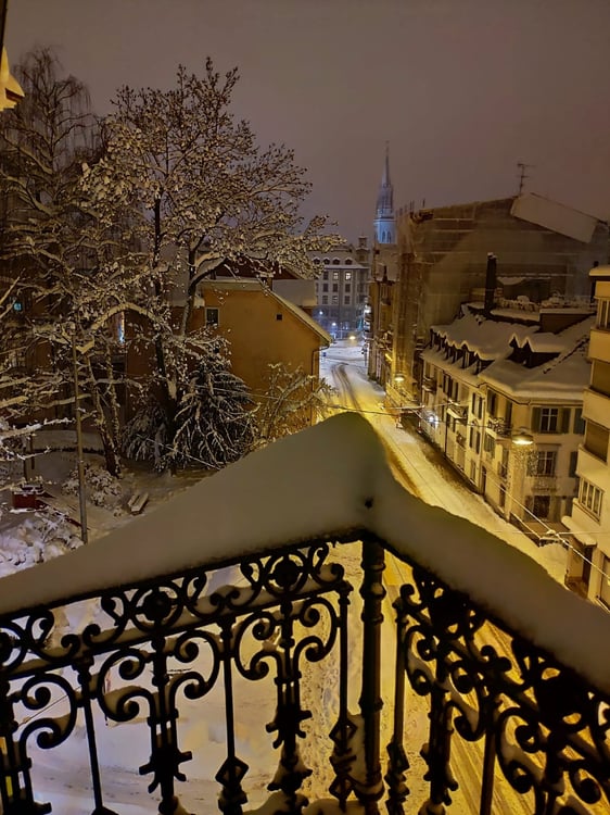 Central in old town, chimney, balcony, short walk to 3 lakes 3