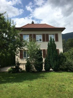 Einfamilienhaus mit grossem Umschwung (exkl. Nebenkosten) 1