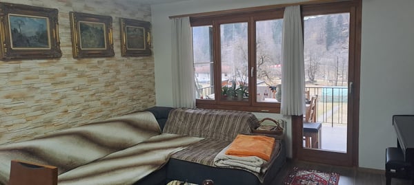 Vendesi casa in Via Campagna, Faido. 9