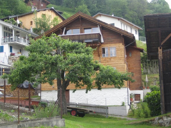In RUEUN (bei ILANZ) 6 1/2  Zi.Wohnung (150 m2) 5