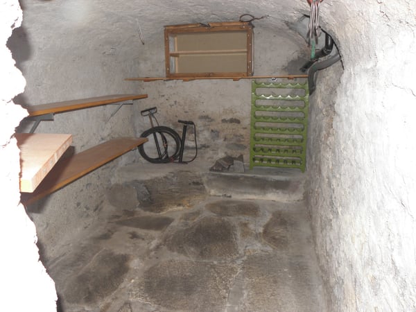 Casa nel nucleo di Mesocco con garage, parcheggio, giardino. 4