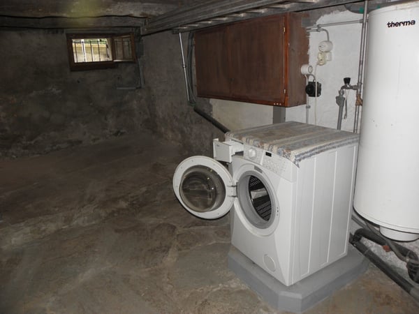 Casa nel nucleo di Mesocco con garage, parcheggio, giardino. 8