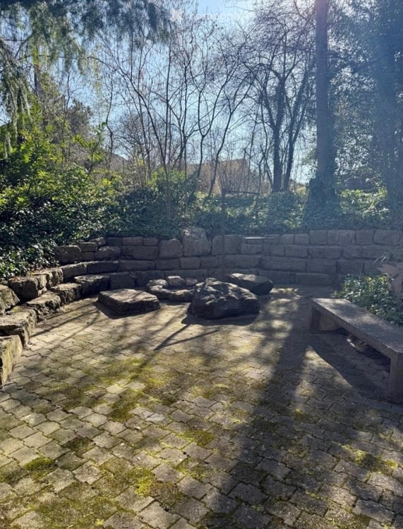 Luxuriöse 3.5-Zimmerwohnung an ruhiger Lage in Ipsach 11