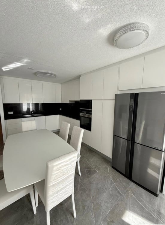 Luxuriöse 3.5-Zimmerwohnung an ruhiger Lage in Ipsach 3