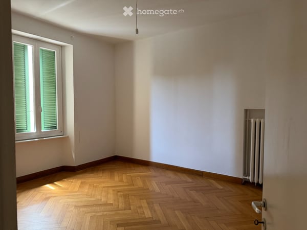 Ampio 5.5 locali con cucina separata e balcone 3