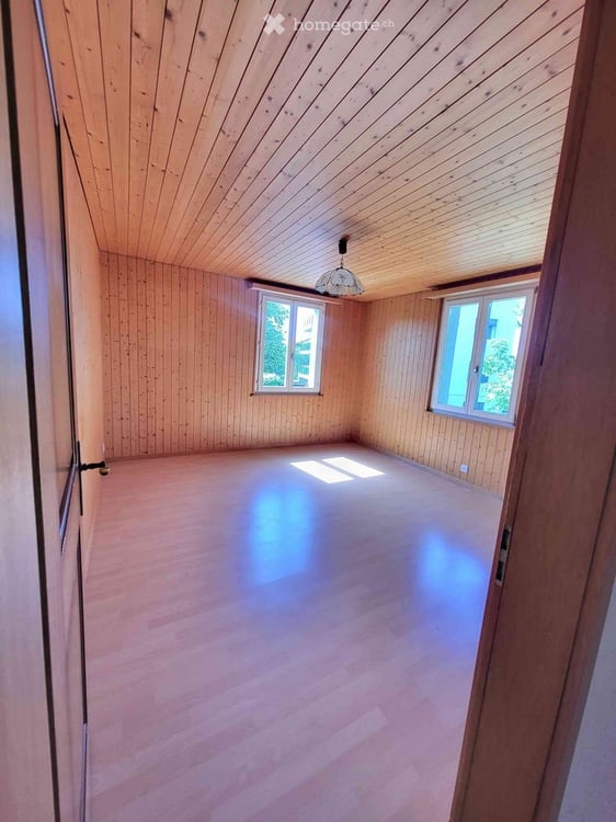 Heimelige 4.5 Zimmer Wohnung 1. OG 2
