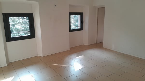 Nachmieter für 2,5 Zimmer Wohnung in 6855 Stabio, inkl. PP 2