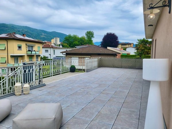 2,5 Locali con TERRAZZO vista colline e vigneti a Balerna 3