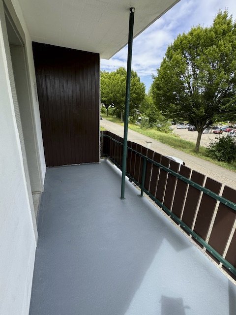 Grosse 2 Zi.-Wohnung an ruhiger Lage, 1.OG inkl. Gartenlaube 3