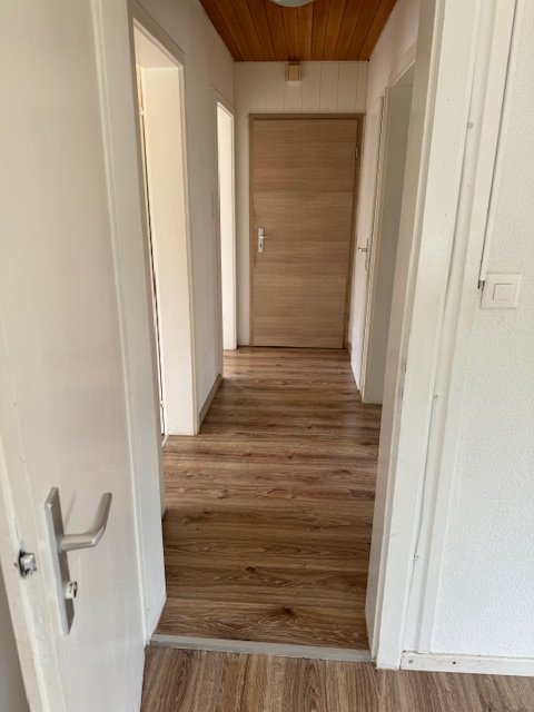 Grosse 2 Zi.-Wohnung an ruhiger Lage, 1.OG inkl. Gartenlaube 4