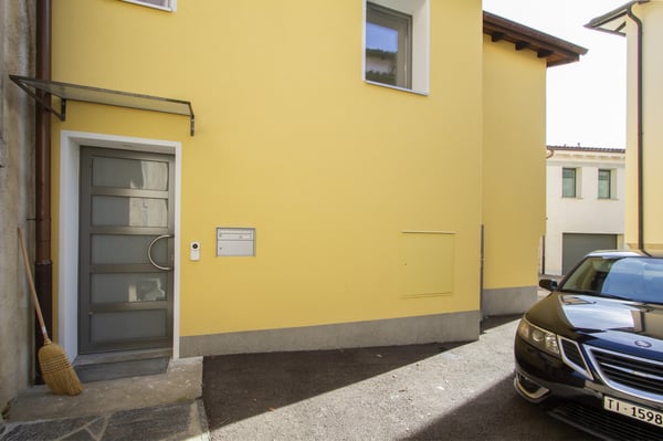 CASA Indipendente rinnovata nel nucleo di PURA (Malcantone) 1