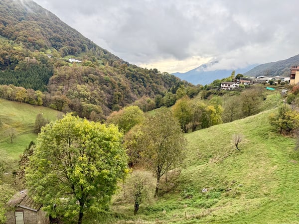 Opportunità unica: casa da ristrutturare con ampi spazi 3