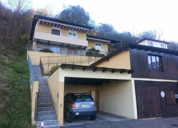 Casa indipendente a Bogno + magazzino e terreno edificabile 15