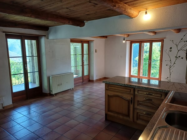 Vendesi ad Auressio grande casa antica 4