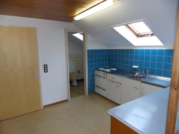 2.5 Zimmer Wohnung in Studen 720.-/Mt. + Fr. 130.-Nk. 3