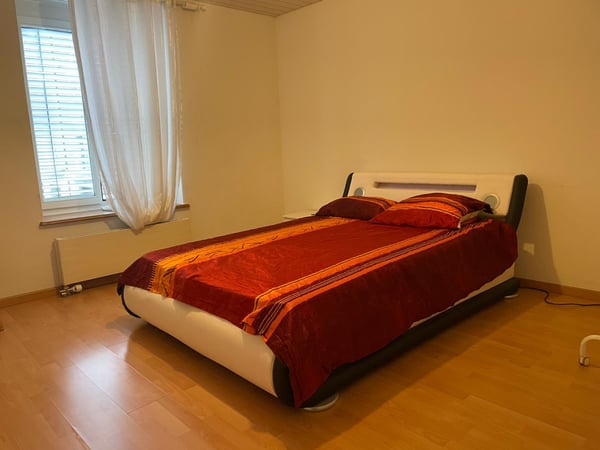 schöne 2.5 Zimmer Wohnung im Herzen Zürich 5