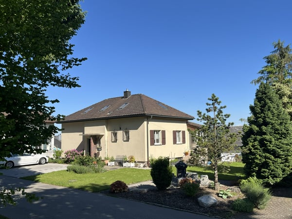 5 ½ Zimmer-Haus mit Pfirsichbaum, Wintergarten und Garage 5