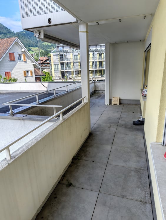 wg zimmer16m²+eigenem balkon23m² 4