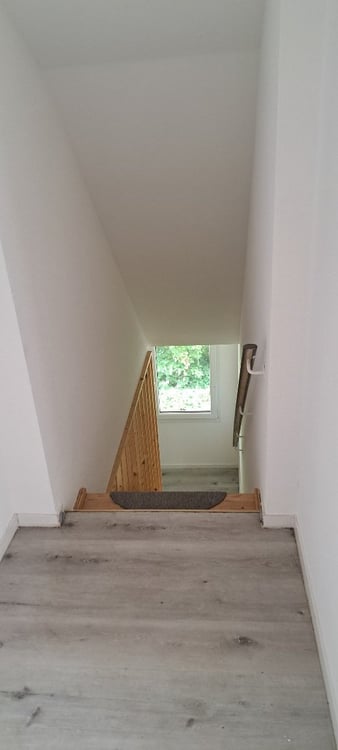 Sonniges Eckhaus mit gedecktem Sitzplatz und Rasenplatz 9