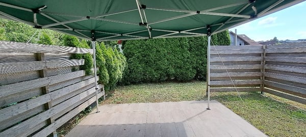 Sonniges Eckhaus mit gedecktem Sitzplatz und Rasenplatz 2