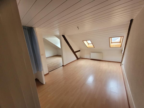 A louer Bel Appartement Mansardé 5,5 pièces. à St-Imier 4