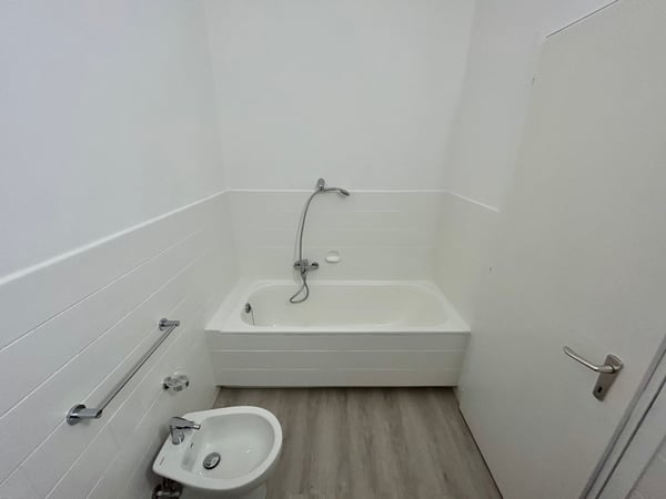 Cercasi subentrante 2.5 locali moderno a Chiasso 8